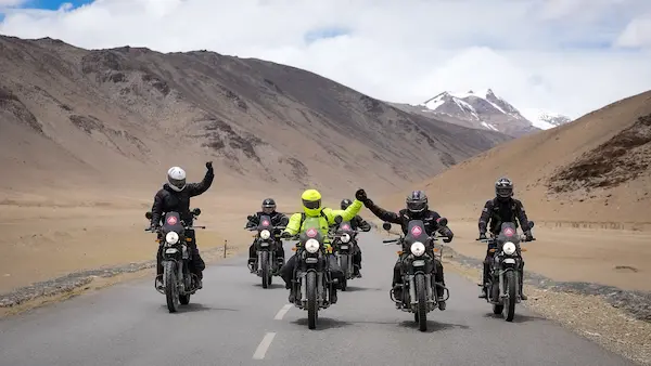 Tour Ladakh Ấn Độ cho dân phượt: Xe máy Royal Enfield & những cung đường mạo hiểm